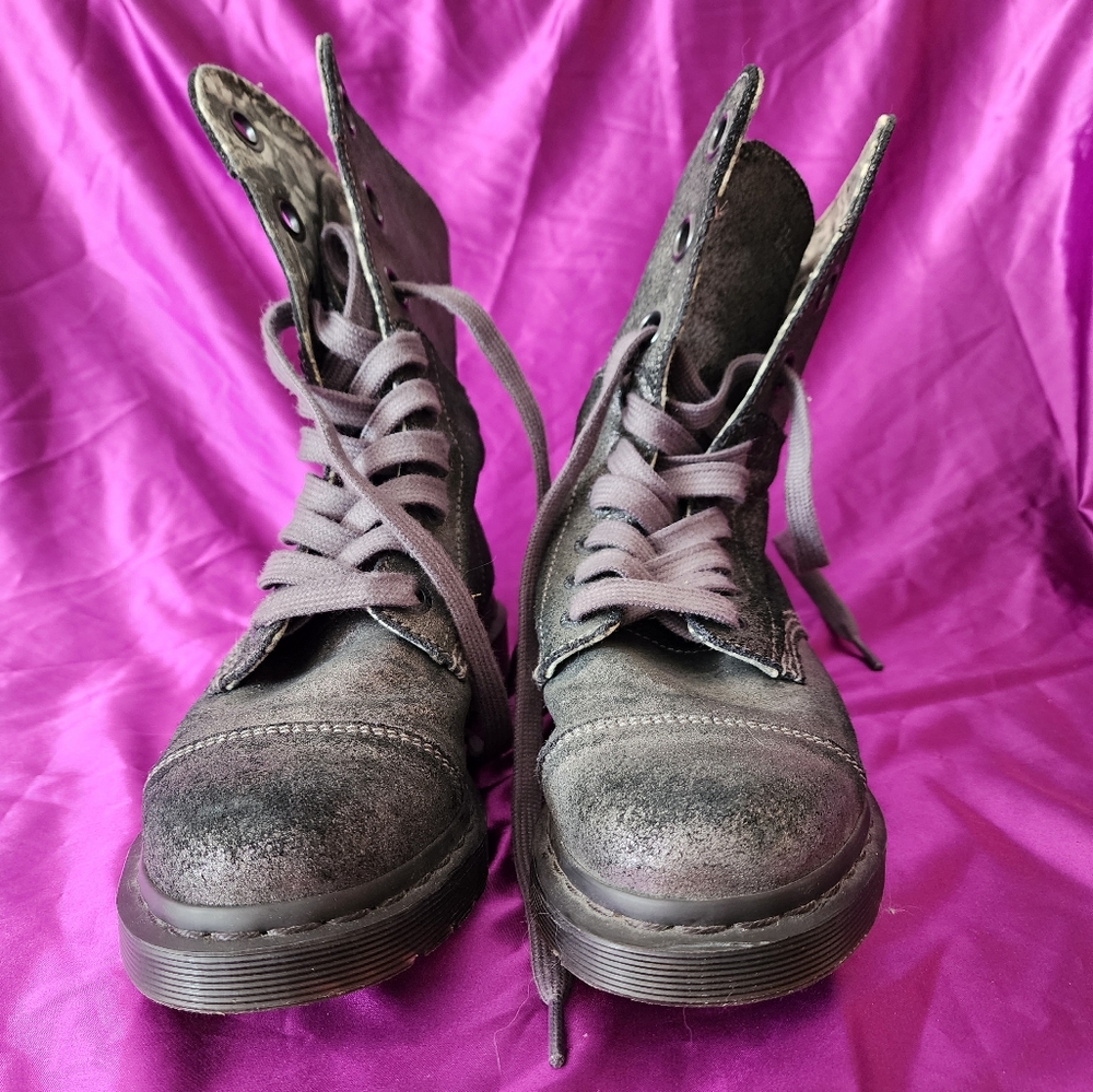 Dr. Martens Aimilie Womens 6 Pewter Metallic Leather Fold Over 9 Eye Boot
